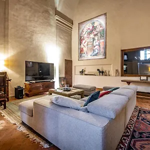 Yid Cantoria Apartment Florence